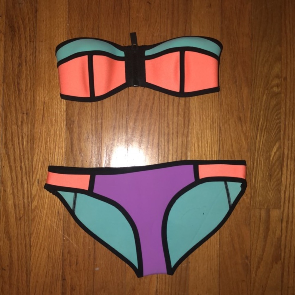 2 piece triangl bathing suit